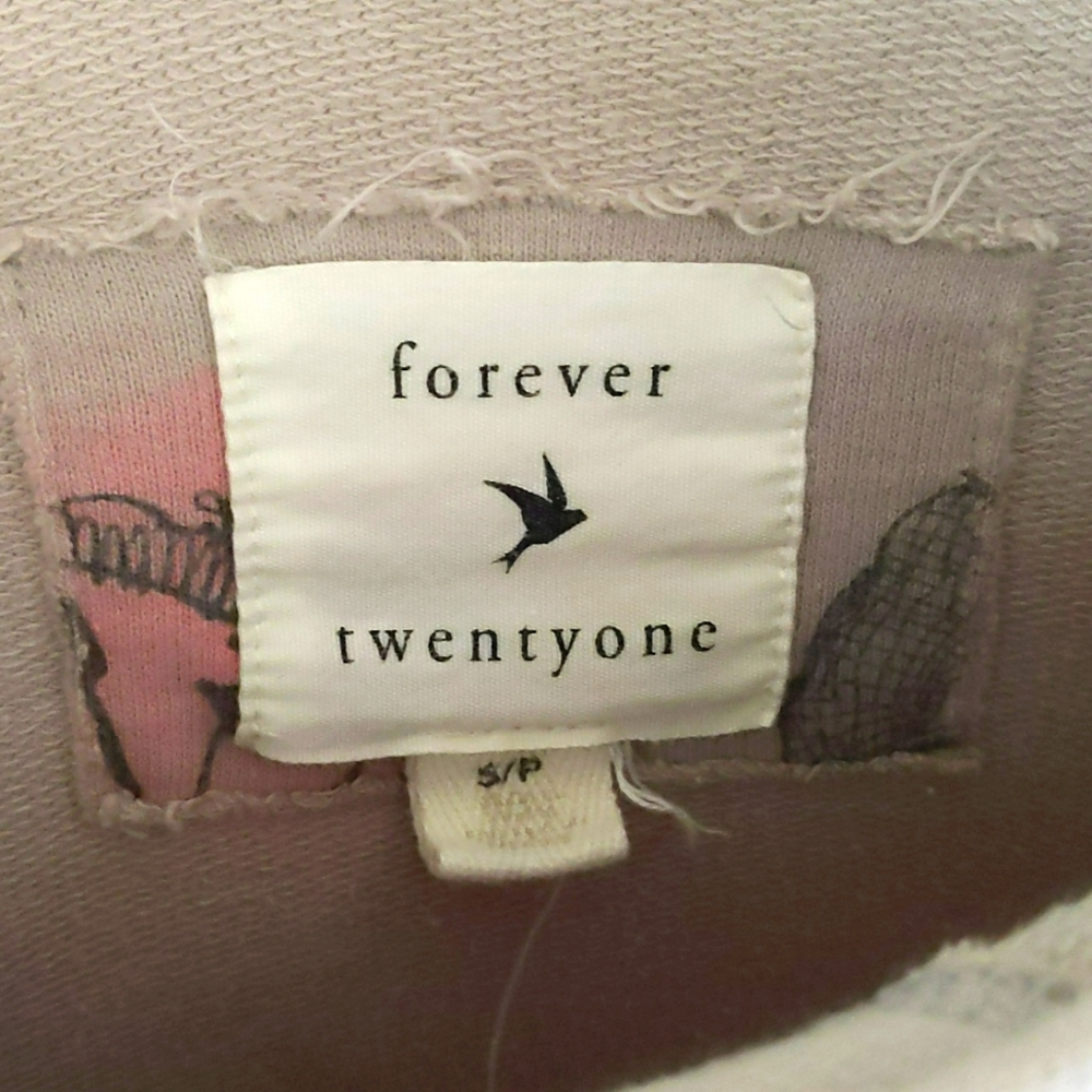Forever 21 - Picture 4 of 5